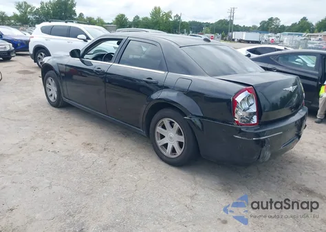 2005 Chrysler 300 Touring z USA, uszkodzony, nr VIN 2C3AA53G25H595562